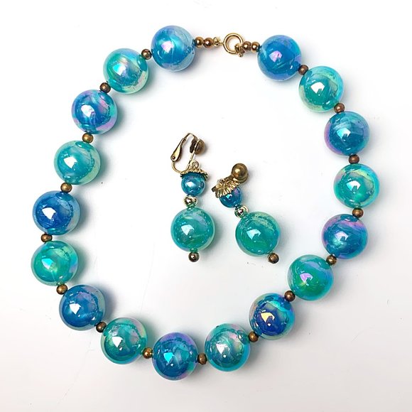 Vintage Jewelry - Vintage Iridescent Pearl Necklace & Earrings Set